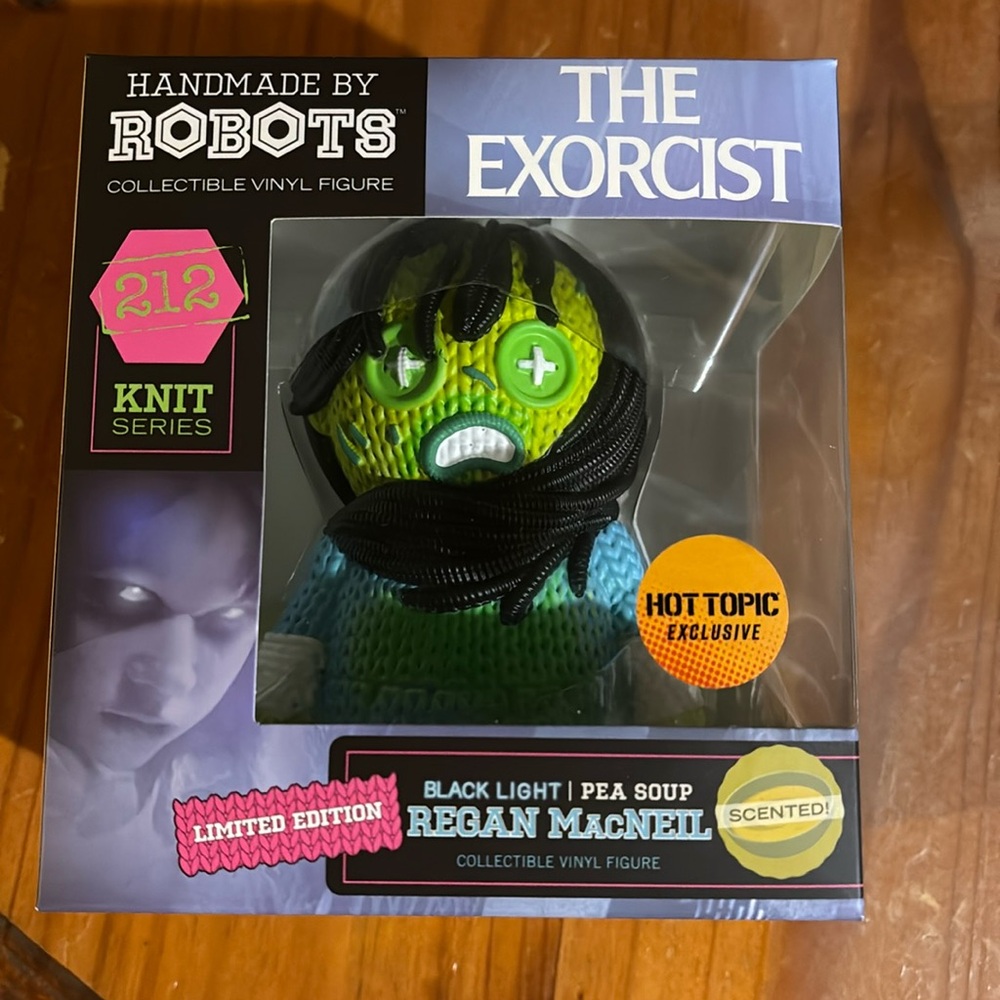 Hot topic, exclusive black light, pea soup, Reagan McNeil, limited edition